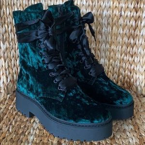 NIB 🕷Widow Emerald Green Velvet Combat Boots